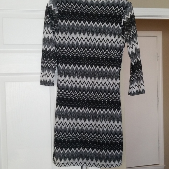 Dress - Picture 2 of 2